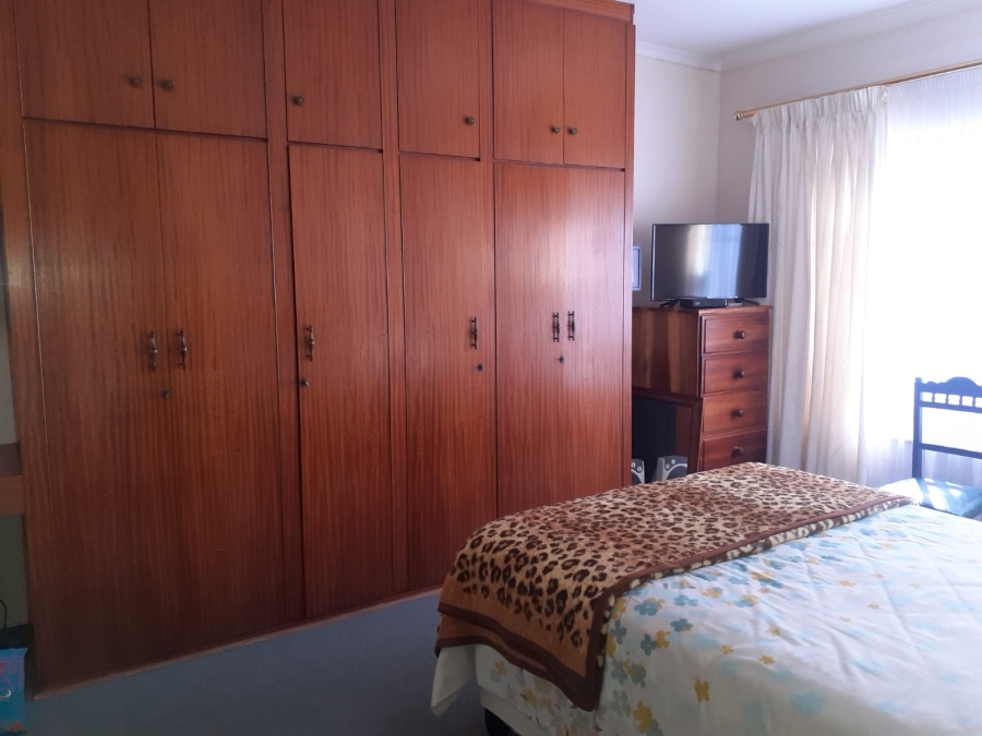 To Let 3 Bedroom Property for Rent in Wavecrest Eastern Cape